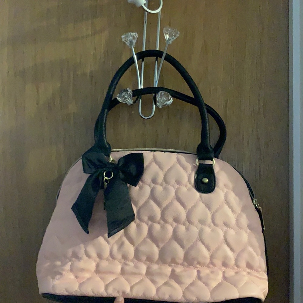 Pretty in pink bowler style Betsy